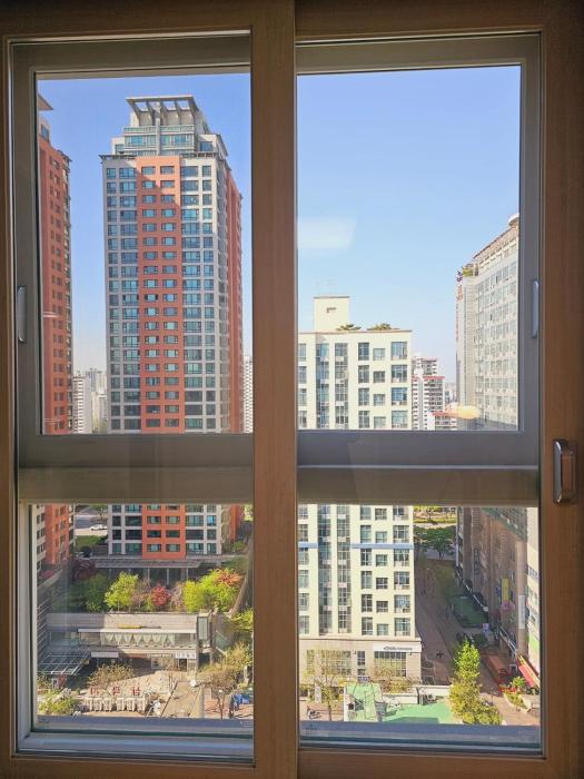 Bucheon Sinjung-dong Station High Floor View Lovely House