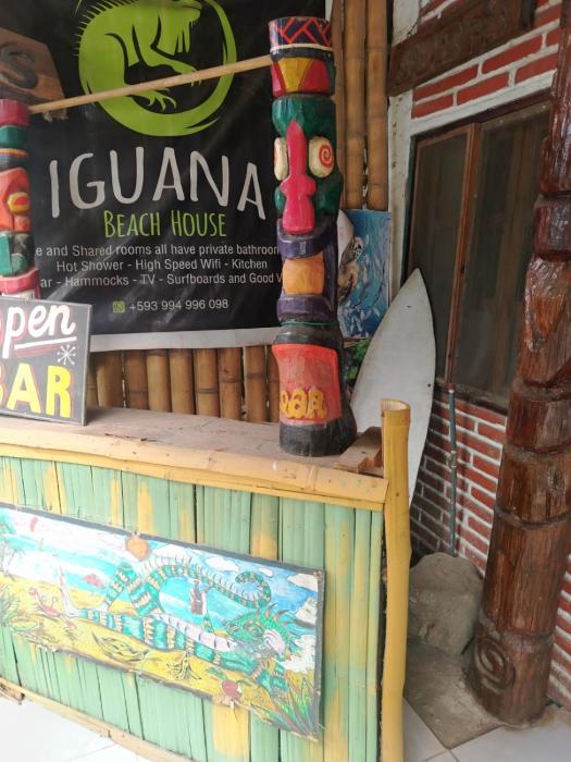 Tiki Hostel Iguana