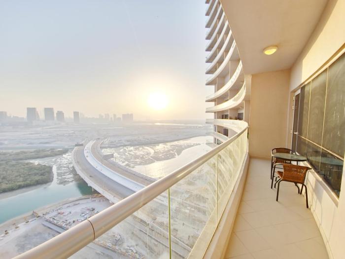 HARF1704 Cozy 1br with Balcony in Reem Island