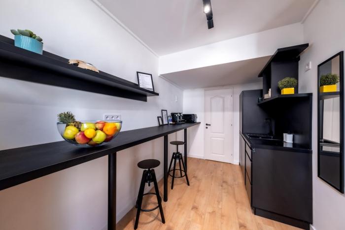 Black and White - Dob utca