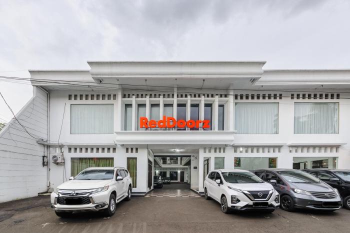 RedDoorz Syariah near Taman Air Mancur Bogor