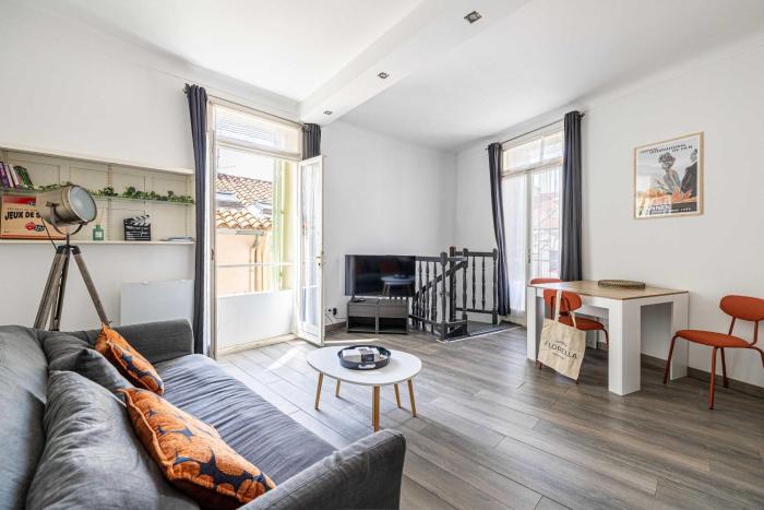 LA MAISON DU SUQUET duplex avec terrasse en plein centre