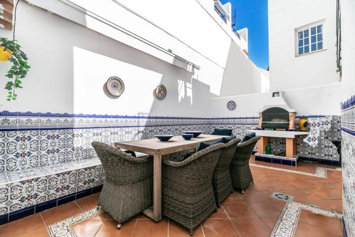125- Beautiful Andalusian House with Private Patio