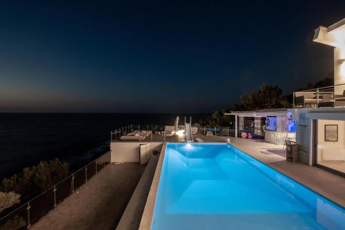 Ikaria Beachfront Villa 7 Bedrooms Villa Indigo Blue Haven Infinity Pool