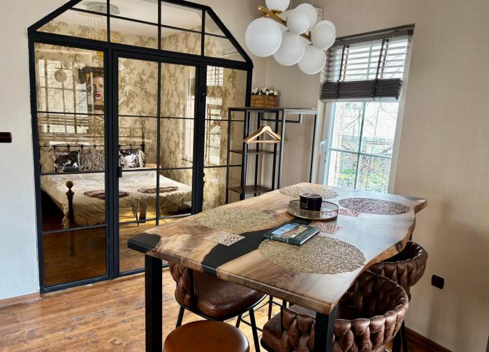 ArtCity Villa - 3 Boutique Suits in Historic town