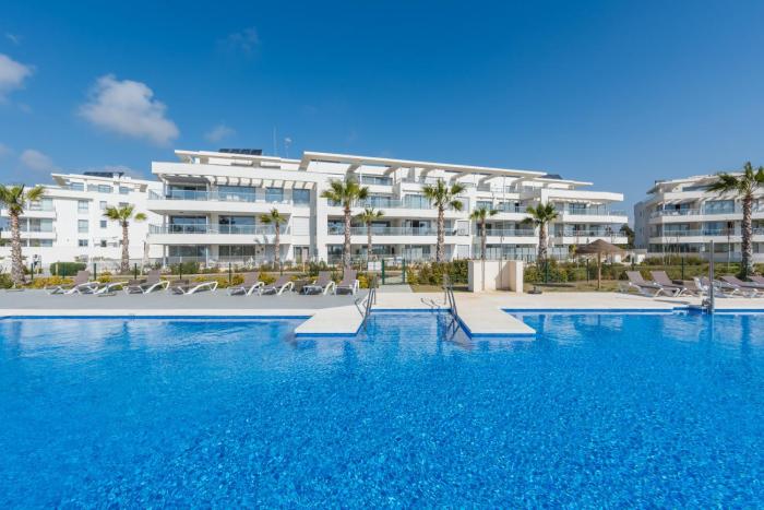 Aralia - 3-Bedroom Coastal Luxury Apartment in Mijas