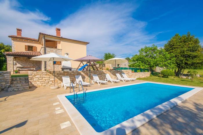 Villa Mendula, a pet friendly rustic haven surrounded by nature