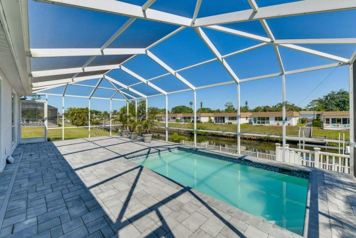 Sarasota Waterfront Escape Private Pool and Views!