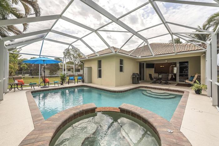Serenity by the Gulf! - 1 Mile To Vanderbilt Beach! - 4 Bedroom!