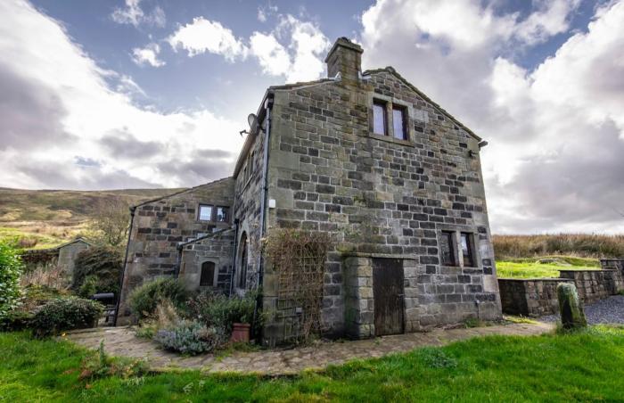 Beautiful Cottage, stunning views, Hot Tub, Sleeps 10!