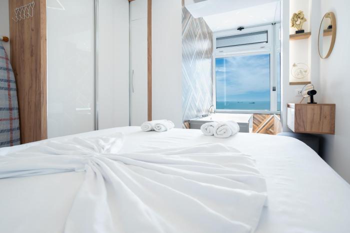 The Blue Pearl Apartment