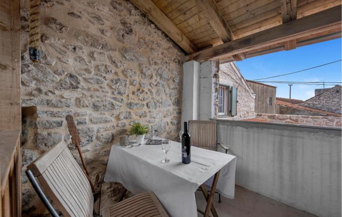 2 Bedroom Amazing Home In Pirovac