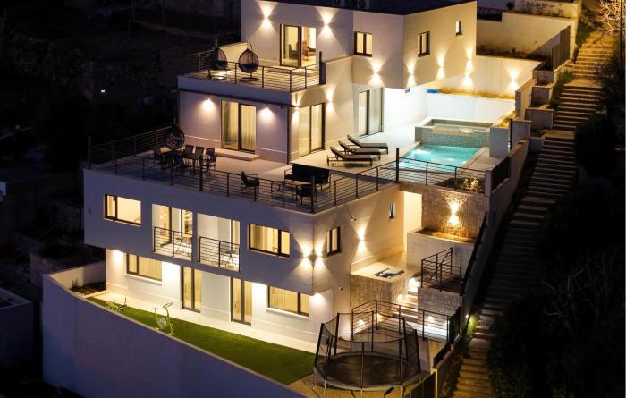 Stunning Home In Celina