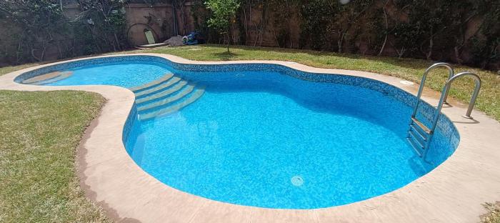 Rez-de-chaussée avec piscine