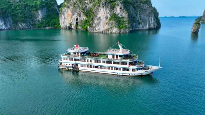Swan Cruises Halong