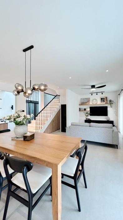 Naomi Nala Villa Bandung