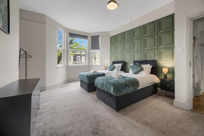 Free Parking Fast Wifi 2 Min to Cardiff City