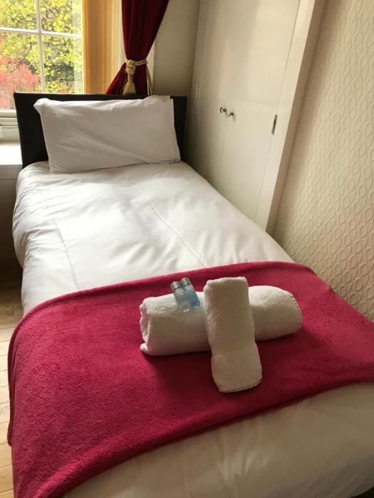 Private double bedroom close to Edinburgh Uni