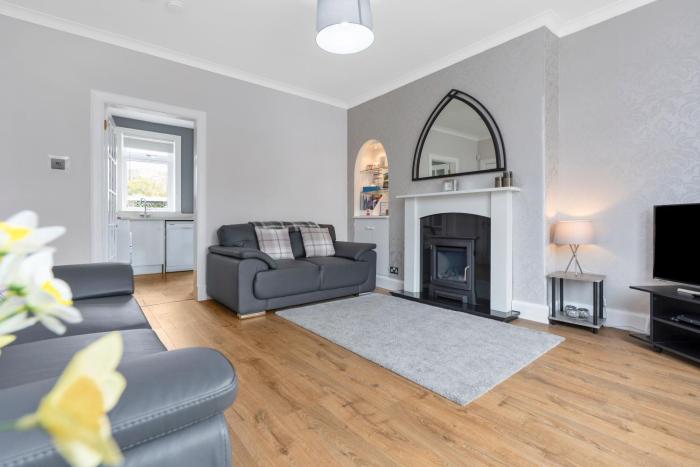 Crewe Apartment - Stylish 2 bedroom apt, Garden, Free parking, Edin City