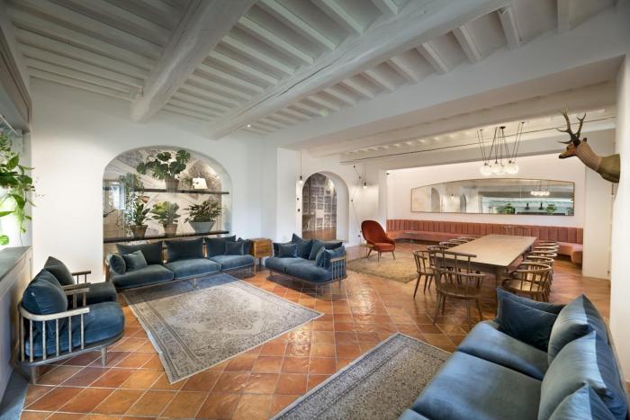 Unique Villa with Infinity Pool inside Chianti