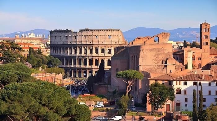 Rome in Style Colosseum