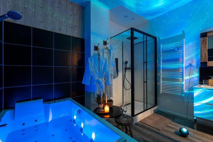 Le Nid Douillet, Center, Jacuzzi, Sensory Shower