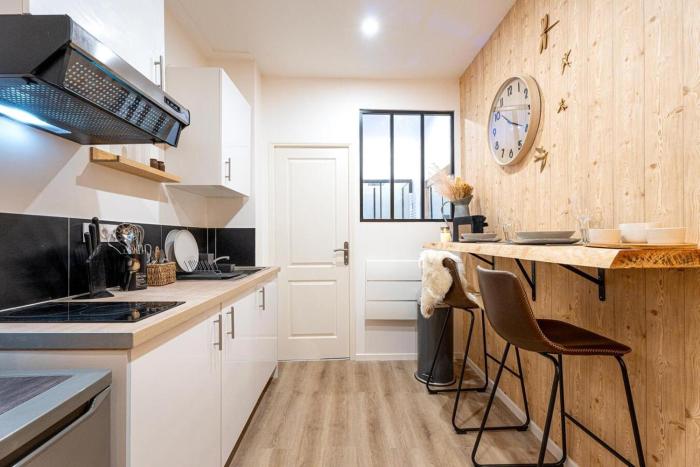 Le Nid Douillet, Center, Jacuzzi, Sensory Shower