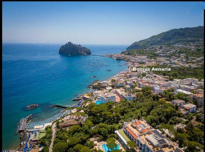 Domus Aenaria - Elegant and Spacious Villa in Central Ischia - Walk to Beach and Pinewood