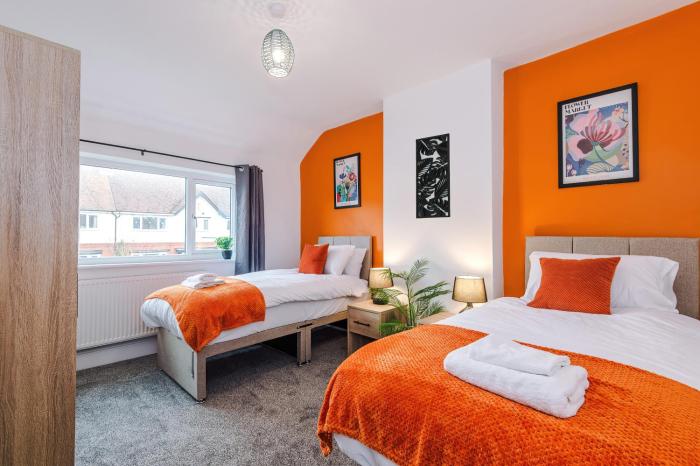 Family & Business Accommodation Sleeps 5 with Parking