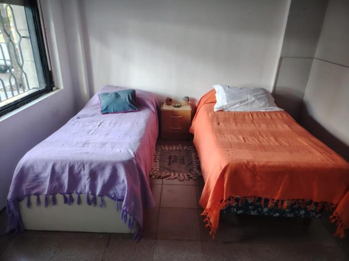 1 cuadra de la TERMINAL DE ÓMNIBUS