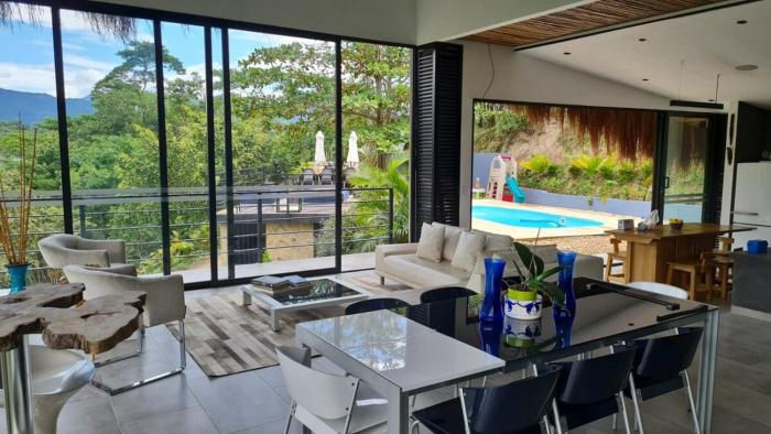 Limoncello House - a Breath in the Mountains