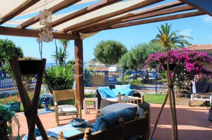 Villa fronte mare