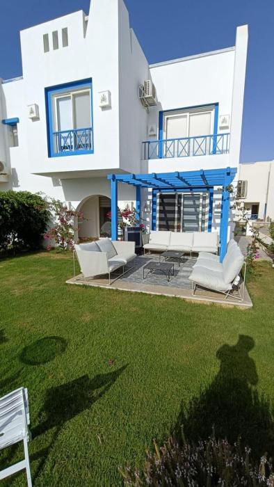Luxurious 4 Bedrooms Twin House for rent in Mountain View Ras El Hikma