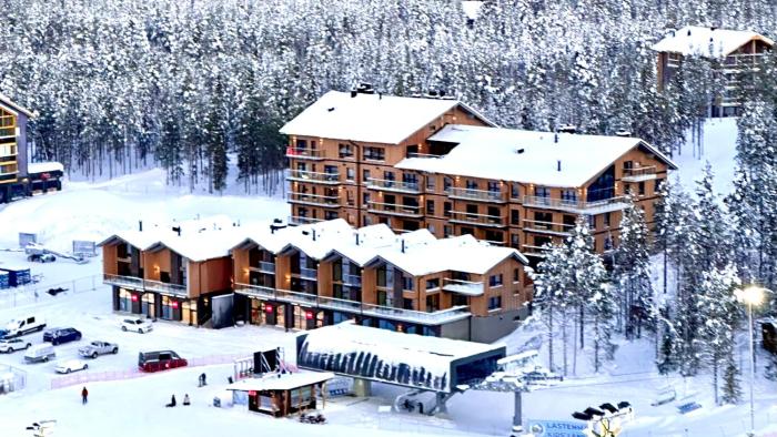Luxury apartment with private jacuzzi and 2 ski passes in Levi!