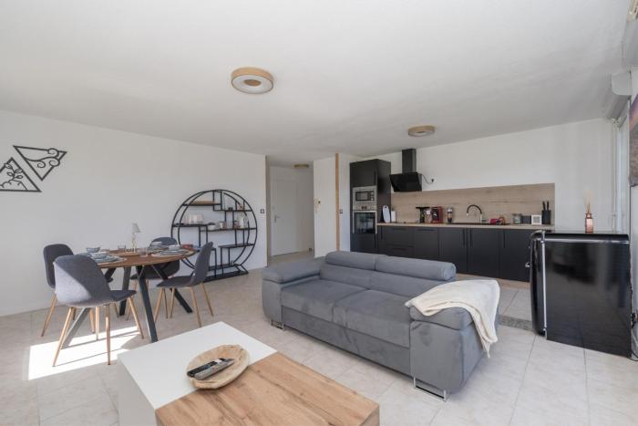 Lumaïa - Vue cité, terrasse & Piscine