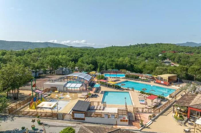 Mobilhome gorges de lArdèche proche du Pont dArc, camping Domaine de Chaussy 5 étoiles