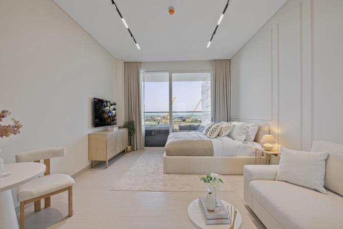 Daniels Studio at Marasi Drive with Canal View