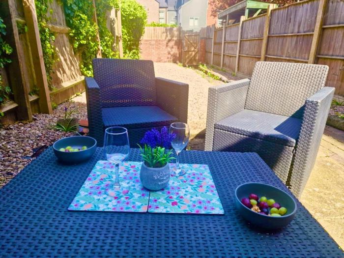 Comfortable 3 Double Bed Victorian Terrace from Luxus Stays