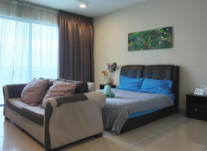 TREFOIL@SETIA CITY, STUDIO UNIT,HOMESTAY
