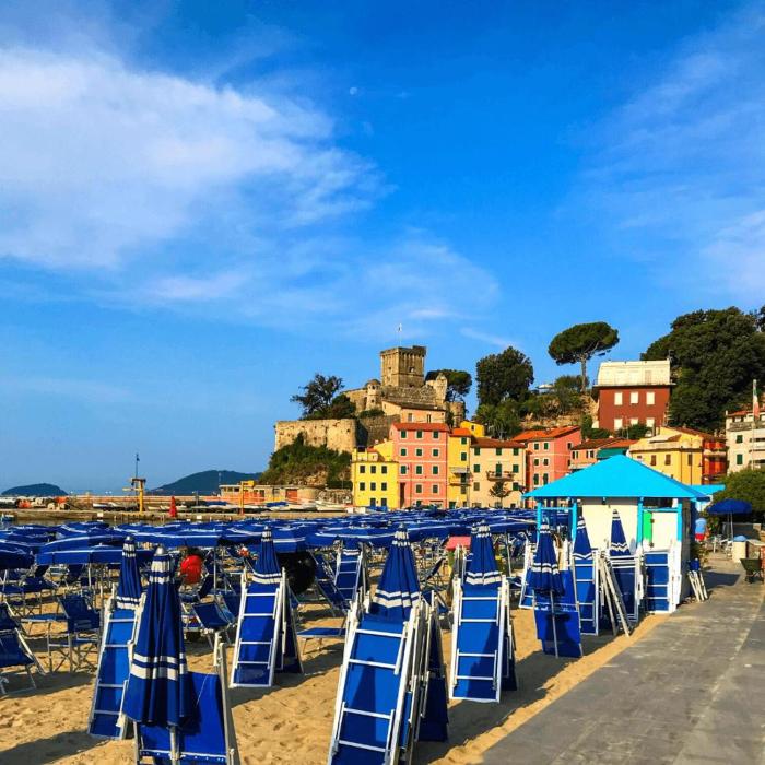 San Terenzo Poets of the sea with parking and balcony
