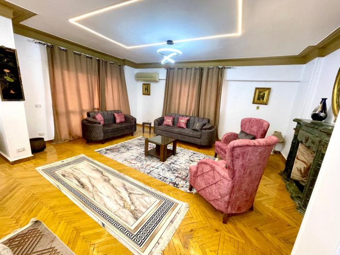 شقة فندقية سمارت vip شارع حديقة الطفل سيتي ستارز