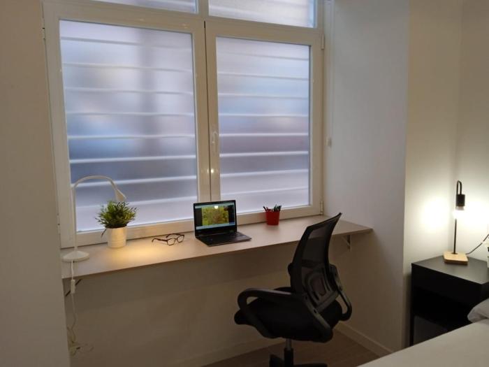 Exterior con parking en el barrio de Salamanca