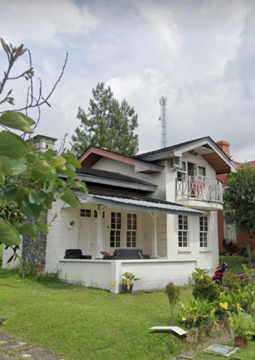 villa kota bunga puncak by akuvila