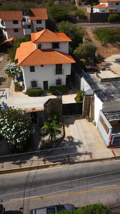 L Otro Pueblo Pampatar