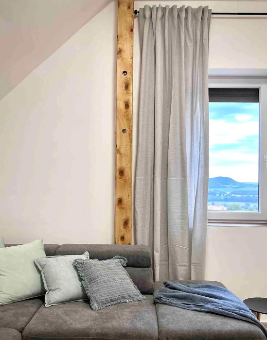 Egy présház tágas tetőtere mesés kilátással