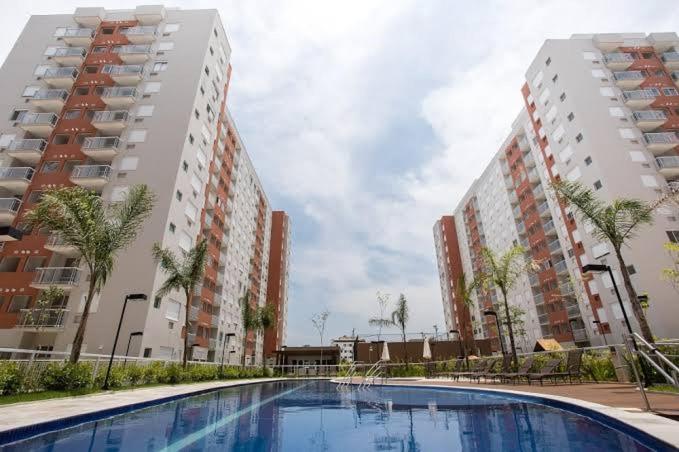 Apartamento com piscina e academia