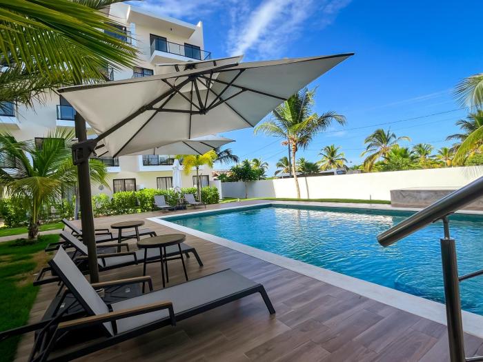 Oasis Retreat 2 Bedroom with Private Pool, Gated