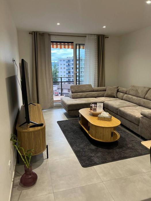 Annecy Nailas apartement