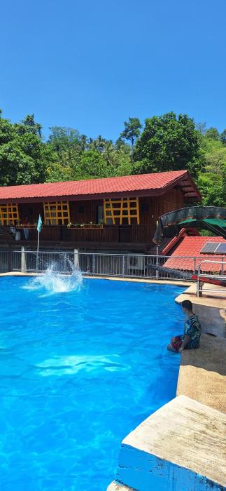 Twin Hearts Resort Pool Cabin 2