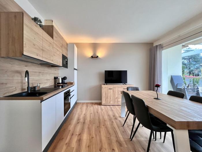 Costa Blu - Pool & terrace lake view